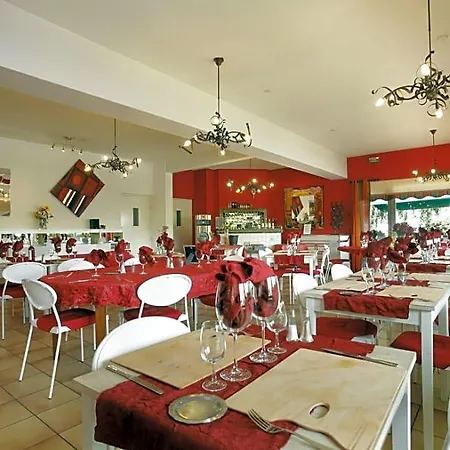 Brit Confort Cambrai Hotel Fontaine-Notre-Dame (Nord)